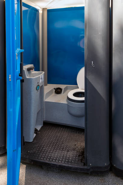 Best Portable bathroom rental  in Burlington, KS